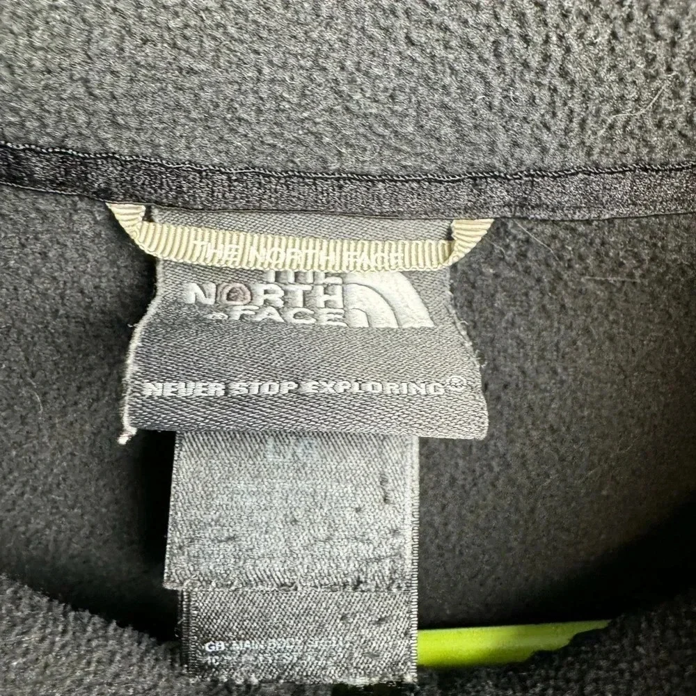The North Face Black Men’s Quarter‎ Zip Fleece Size Large